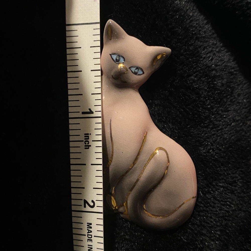 Vintage Tan Cat Pin - Picture 3 of 3